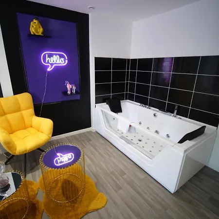 Ng Suitehome - Lille I Centre I Grand Place - Balneo - Netflix - Wifi Roubaix